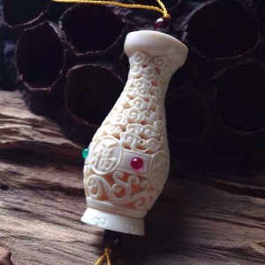 天然正品猛犸象牙镂空花瓶镶嵌宝石挂饰